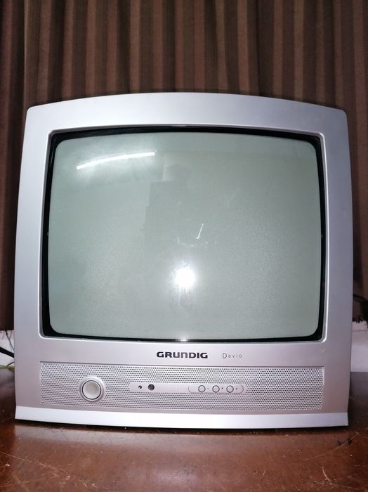 TV Grundig 37cm c/comando