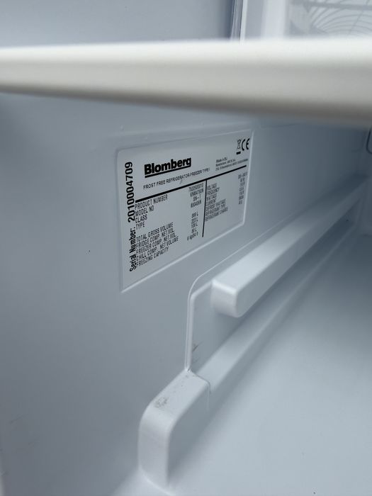 Холодильник сухоі заморозки Blomberg KNM4760N