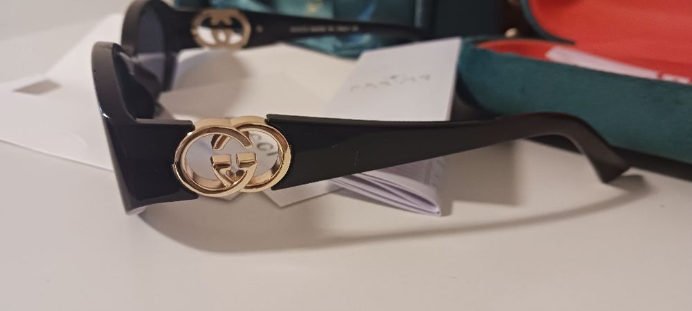 Okulary przeciwsłoneczne Gucci.