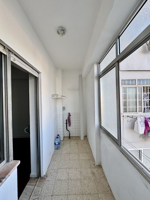 Estúdio T0 na Reboleira com Excelente Localização – 7.º Andar