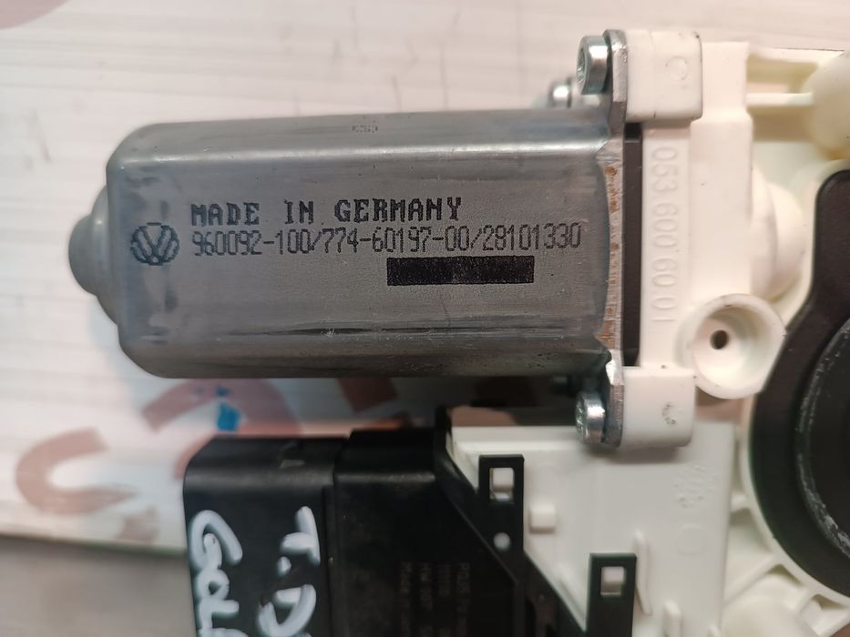 Motor Vidro Trás Direito VW GOLF V - 3C0959704B