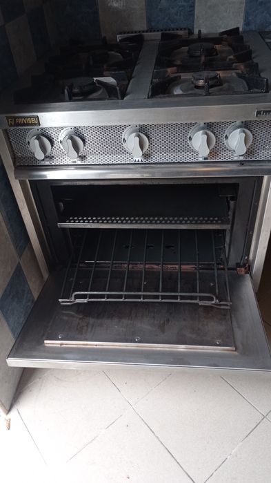 Vendo fogão endostrial 1200€de