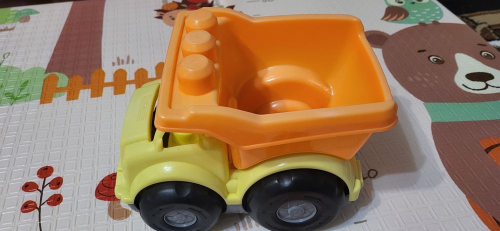 Вантажівка самоскид для мегаблок