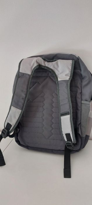 Mochila escolar Minecraft cinza