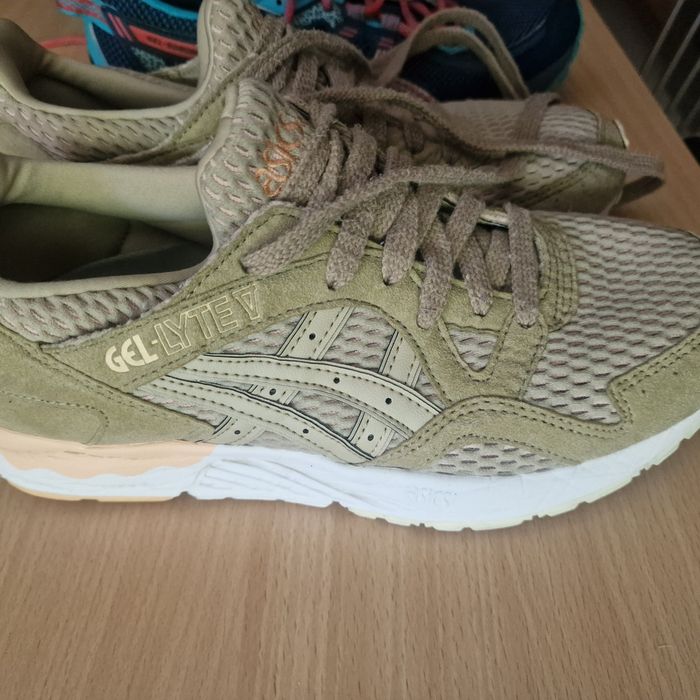 2 pares de ténis Asics usados