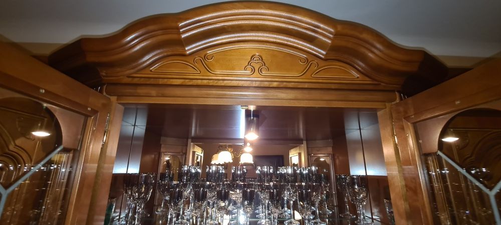 Kredens - witryna - naturalne drzewo. Bydgoskie fabryki mebli.