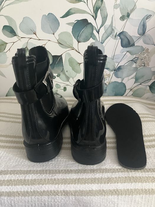 Kalosze damskie czarne klamerka sztyblety roz.38 nowe