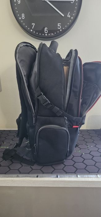 Mochila Gaming Targus Strike 17.3" – Preto/Vermelho