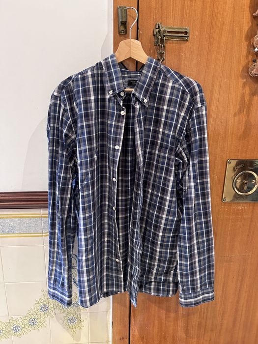 Camisas de homem de diferentes cores/marcas