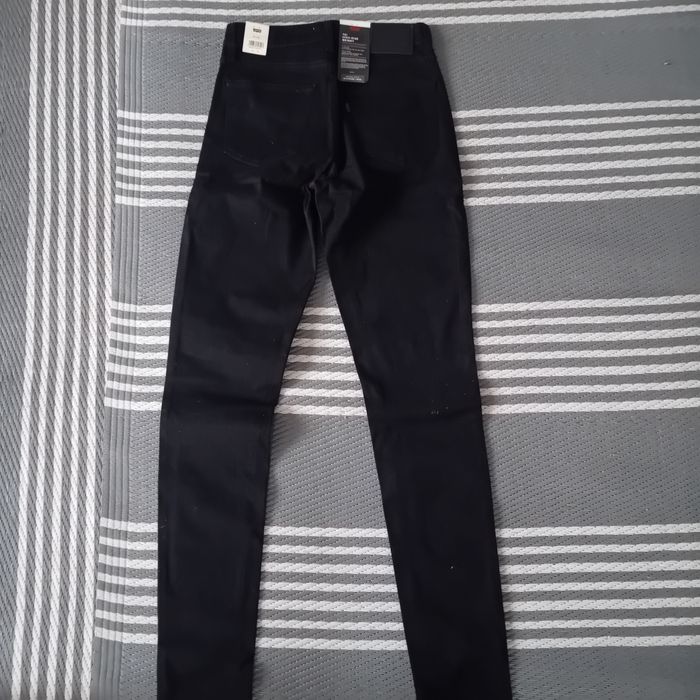 Жіночі джинси Levi's. 27×32