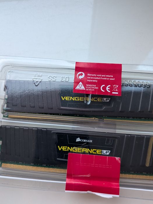 Оперативная память  игровая DDR-3 1600