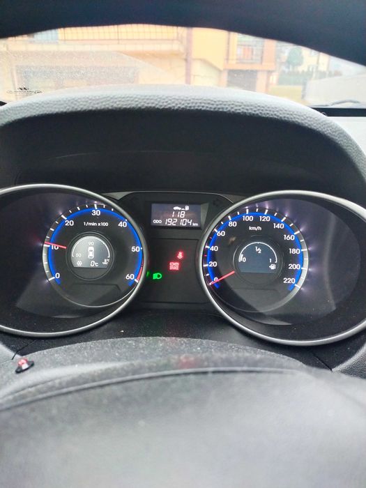 Hyundai ix35 2.0 4WD CRDi DIESEL polski salonowy niski przebieg