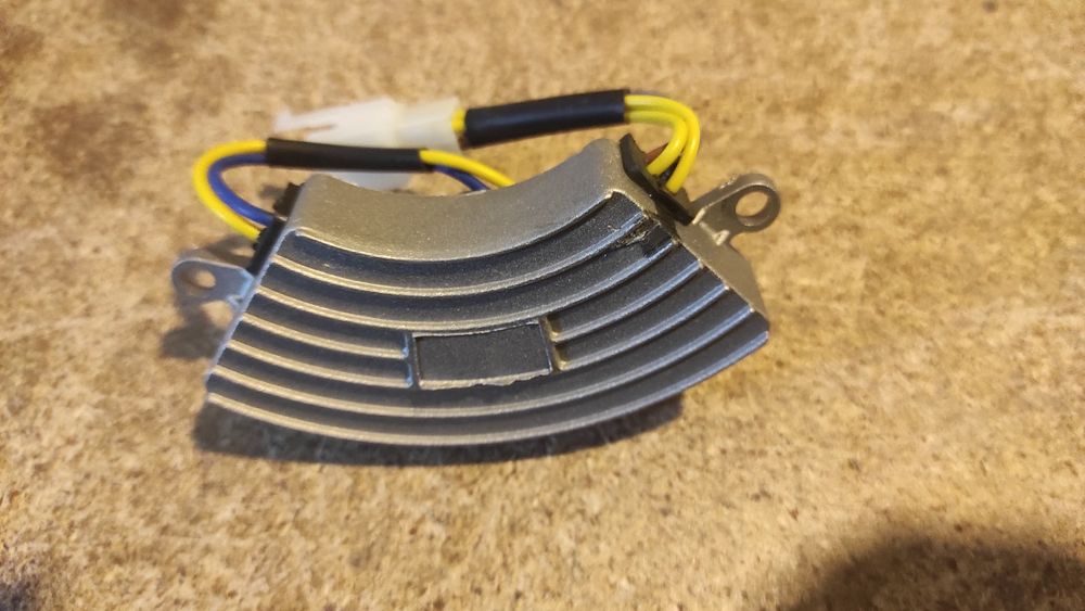 АВР регулятор напруги.220в.