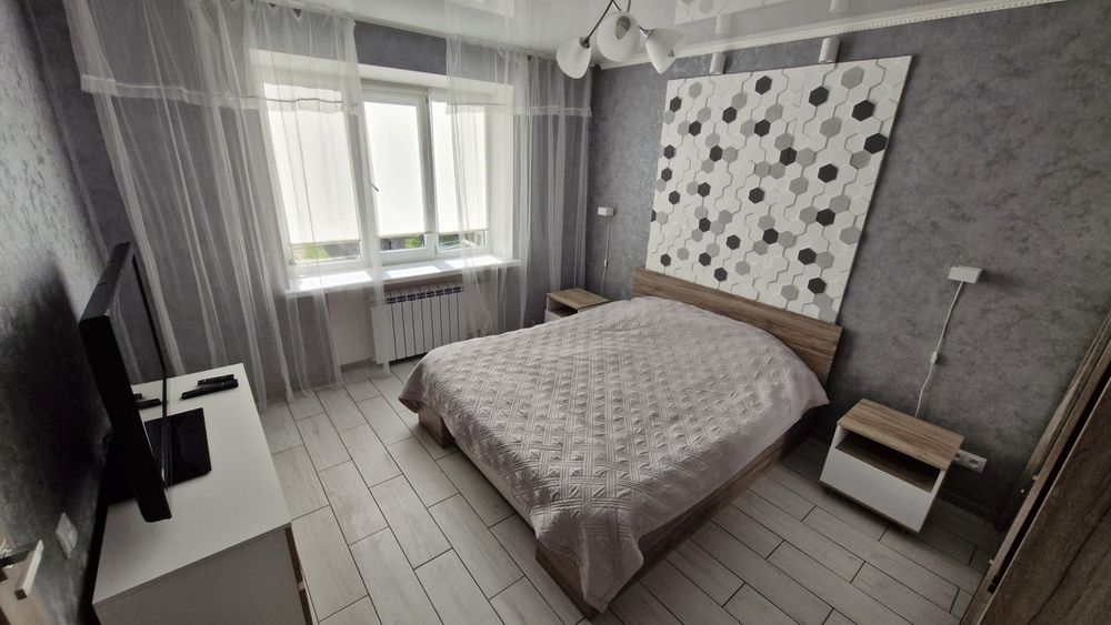 Двухкомнатная студия центр. Квартиры посуточно