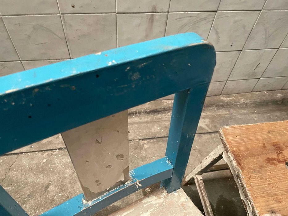 Conjunto de cadeiras e banco vintage de madeira