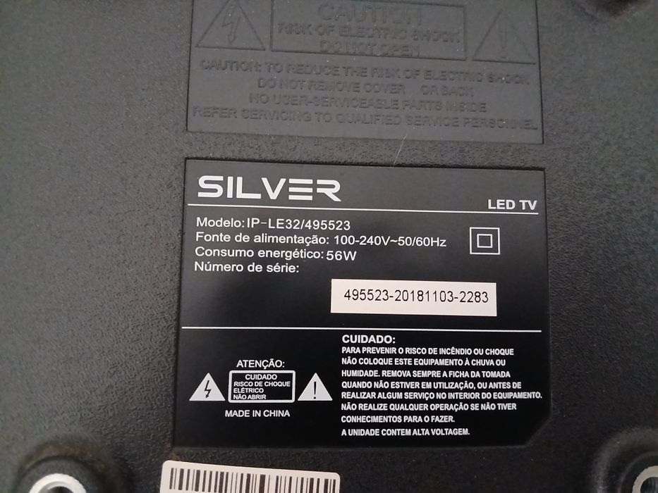 Televisão de 32 polegadas com comando