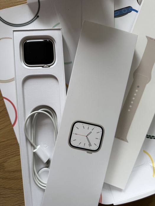 Продаю Apple Watch Series 7 45mm