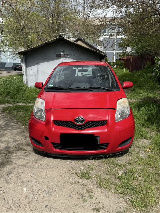 Продам TOYOTA Yaris 2011