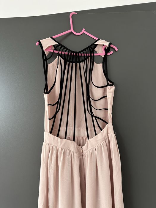 Sukienka Bershka z wycięciem na plecach r.s (xs)