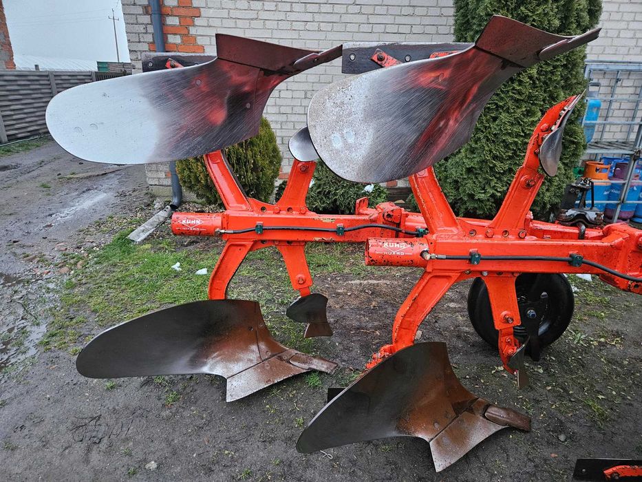 Pług Kuhn Huard Master 100 4 skibowy obrotowy 3+1 hydraulika