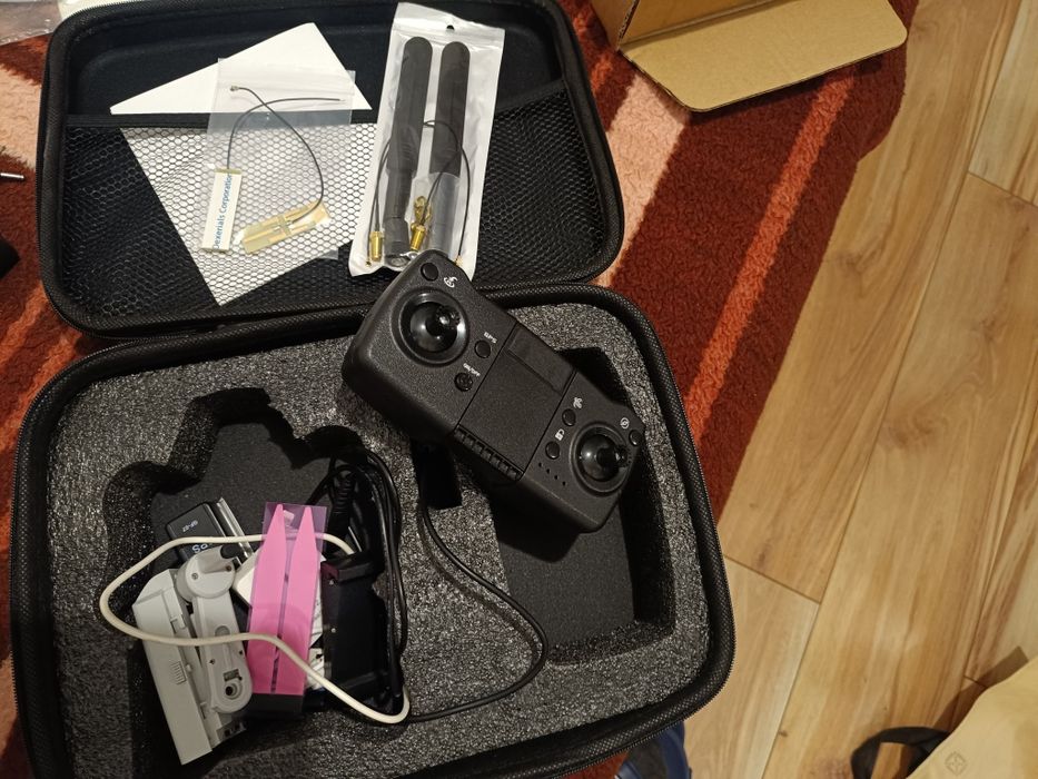 części  i pilot do drona Lyzrc L900