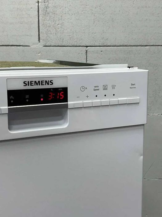 Вузька Посудомийна машина Siemens SR46M280SK/32