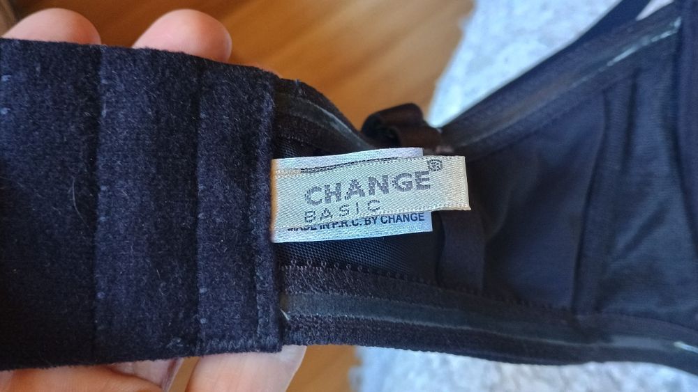 Biustonosz Change 80E z rozpinanymi ramiączkami