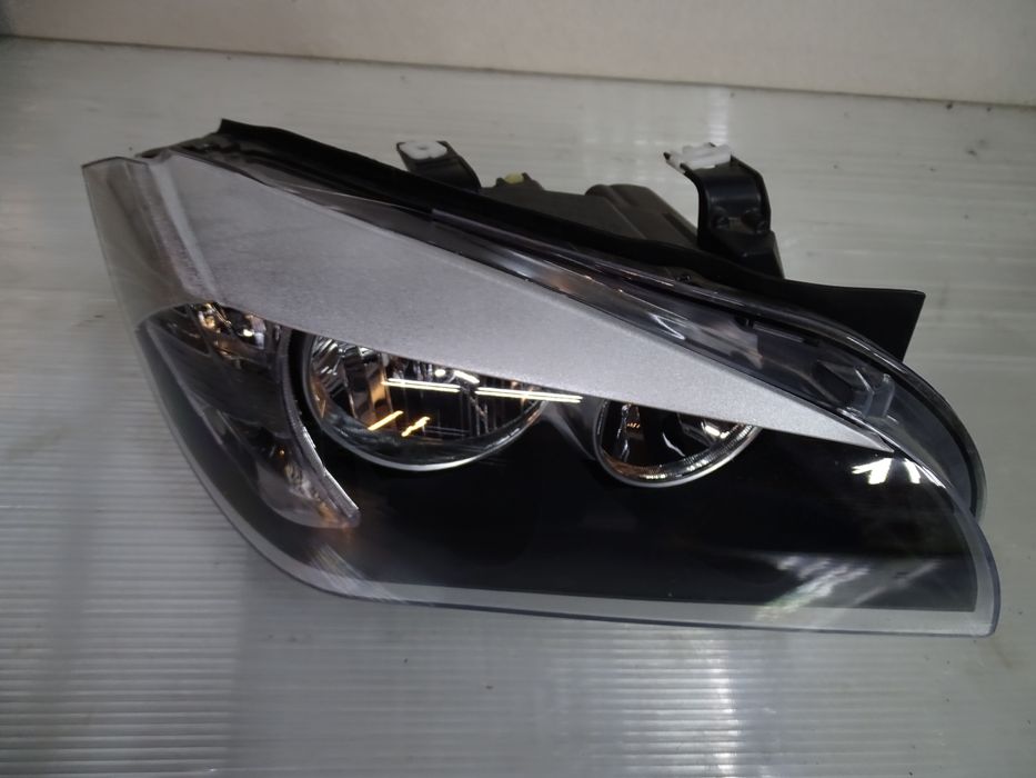 BMW X3 E84 Lampa lewy przód Europa