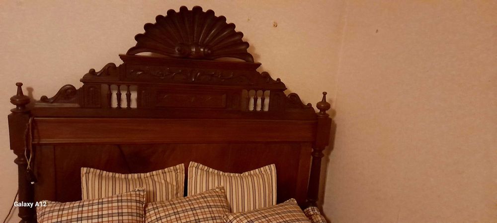 Cama antiga madeira