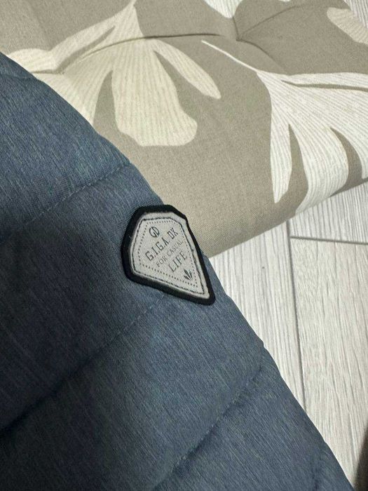 Куртка жіноча демісезон  M-L стан чудовий