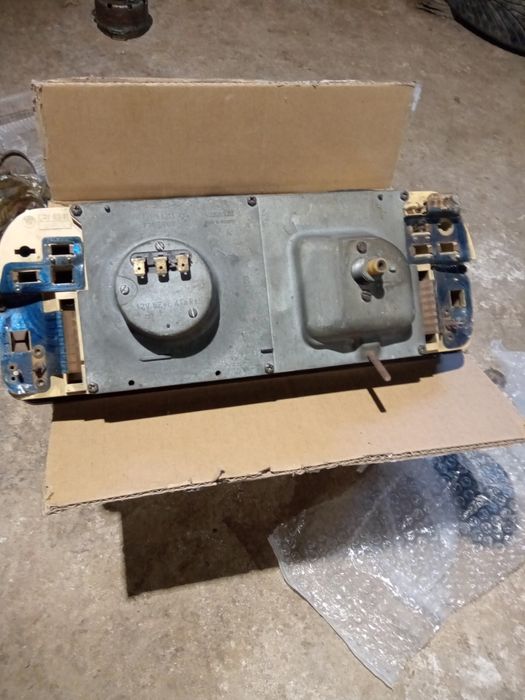 ПАНЕЛЬ ПРИБОРОВ BMW 3 E21 (1975-984)