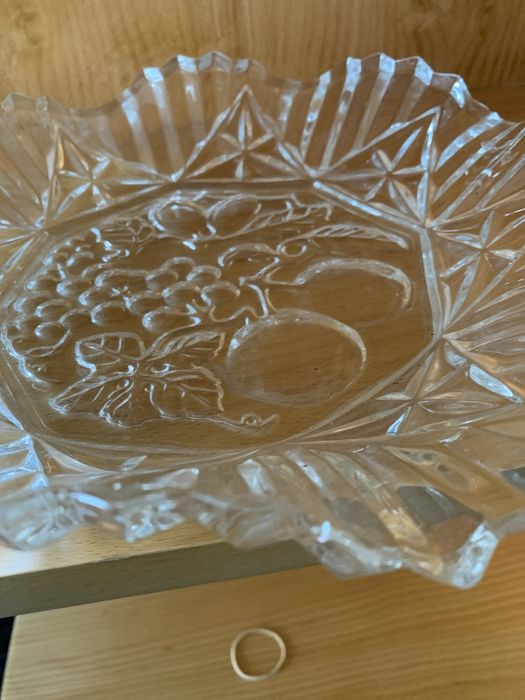 Prato de vidro para aperitivos