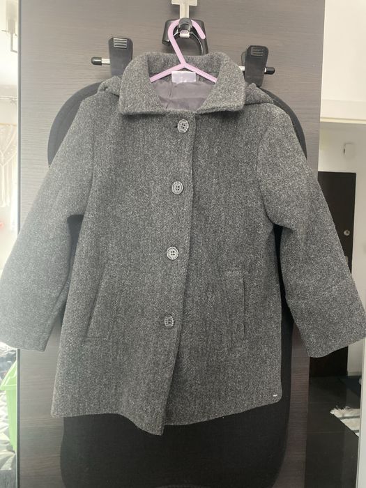 Szary płaszcz z kapturem pepco