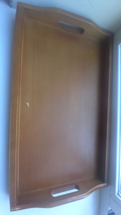 Столик из лозы со стеклом.