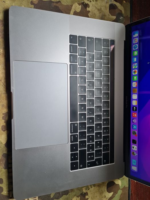MacBook Pro A1707