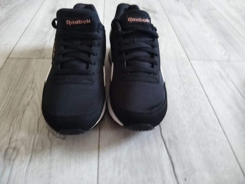 Жіночі красовки Reebok37.5р.24см нові