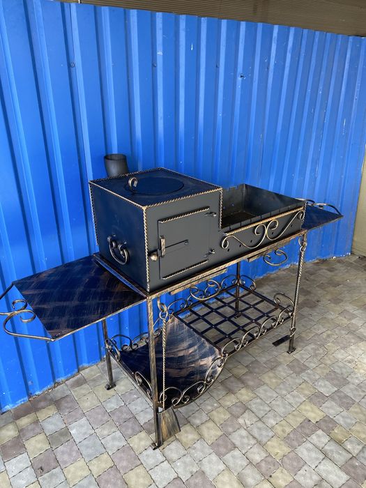 Мангал кований з піччю і столиком: