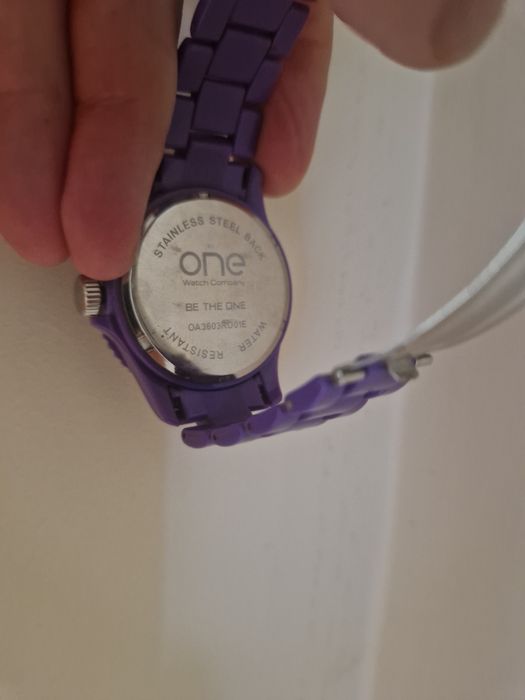 Relógio feminino ONE, lilás, de 2011