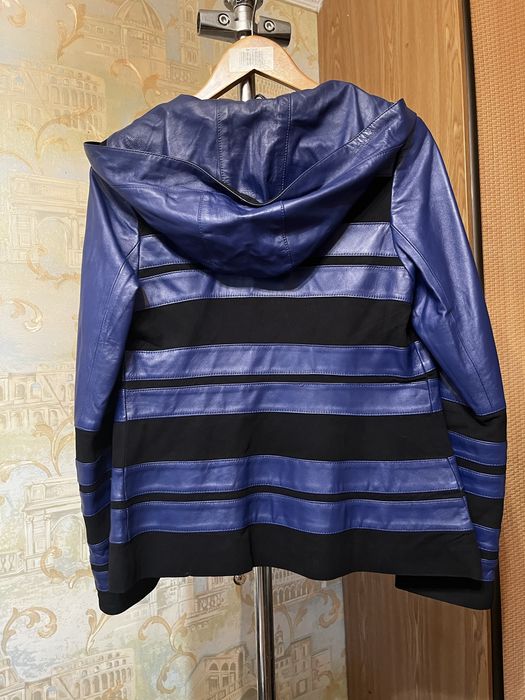 Женская кожаная куртка с замшевыми вставками