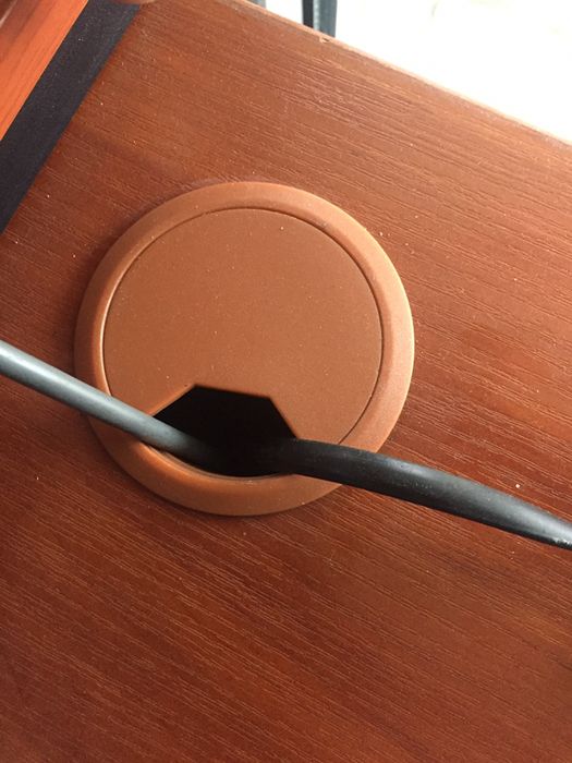 Для стола під провода