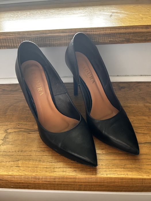 Czarne szpilki Badura