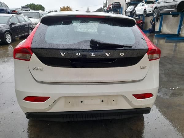 Para peças VOLVO V40 Hatchback