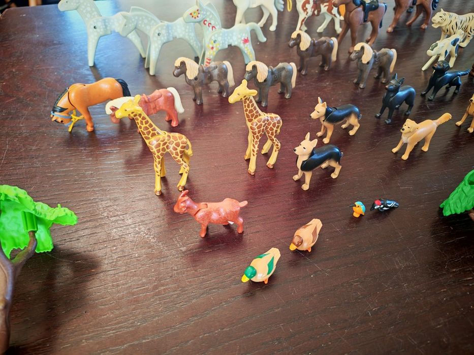 Playmobil elementy- zwierzęta (konie, ptaki, małpy,kaczki), drzewa