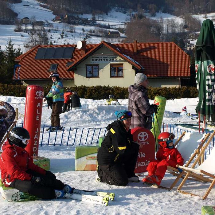 Pokoje Haratek przy Gondoli stoku wyciągu noclegi ferie narty ski zima