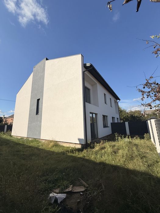 Продаж котеджу в Зимній Воді