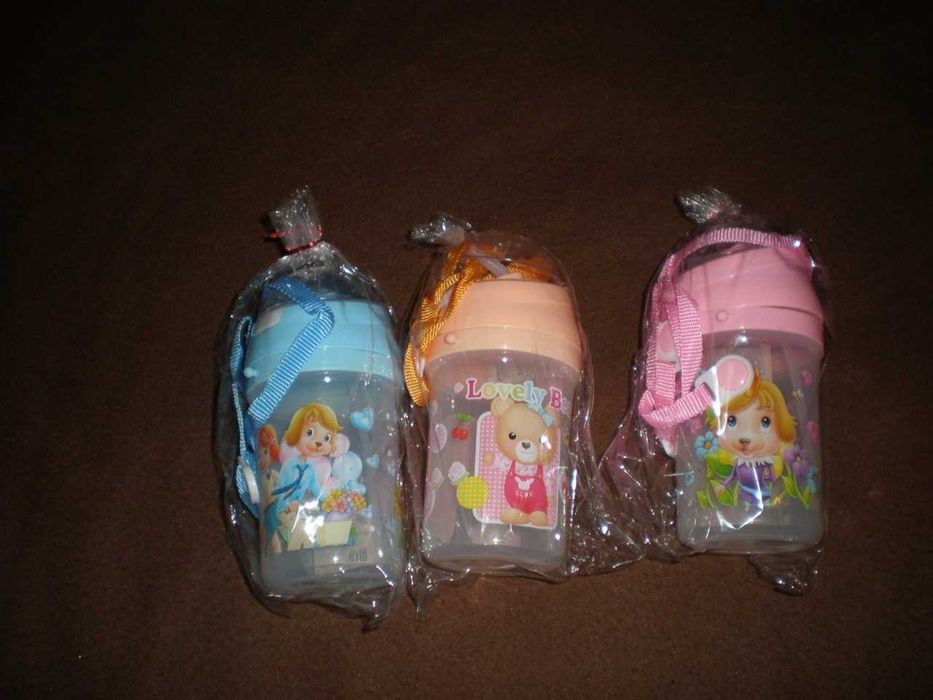 Бутилка з трубочкою