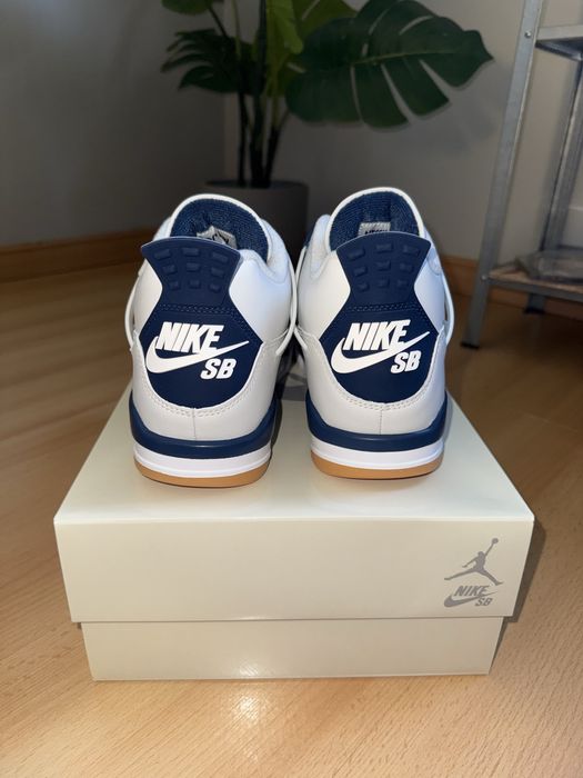 Air Jordan 4 SB Navy