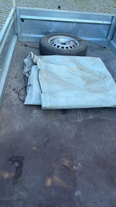 Reboque Sentar Uni205