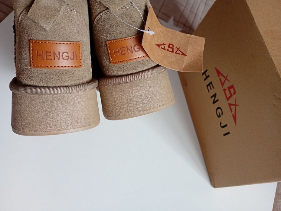 Уггі жіночі натуральні 39