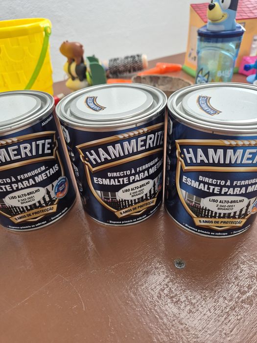 3 latas de tinta, marca Hammerite branco